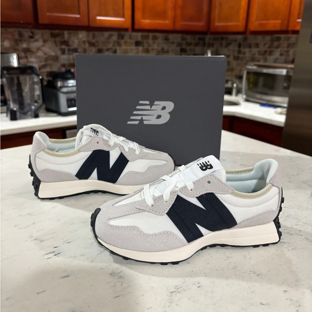 New Balance 327 White/Black Sea Salt Grey PS327FE  (PS) Size Unisex Kids NWB - Picture 8 of 16